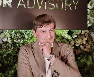 <h2>Marco Rossi</h2><hr>Partner